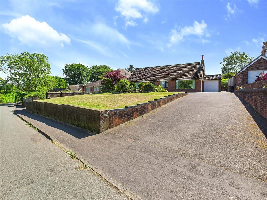 CAM04366 G0-PR0090-STILL048.jpg