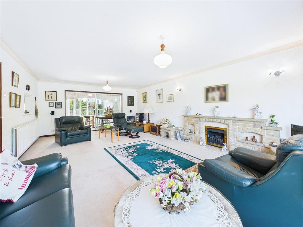 CAM04366 G0-PR0090-STILL011.jpg