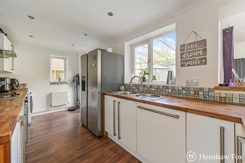 undefined, Armada Close, Rownhams, Hampshire