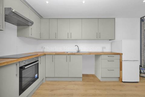 2 bedroom mews to rent, Cornwallis Road, Archway, N19