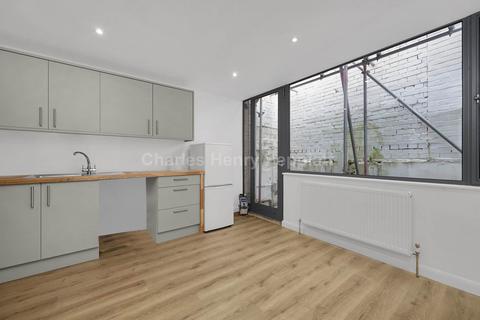 2 bedroom mews to rent, Cornwallis Road, Archway, N19