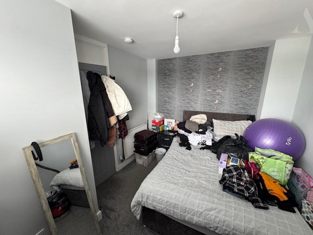 58 Kempson Road bedroom 2