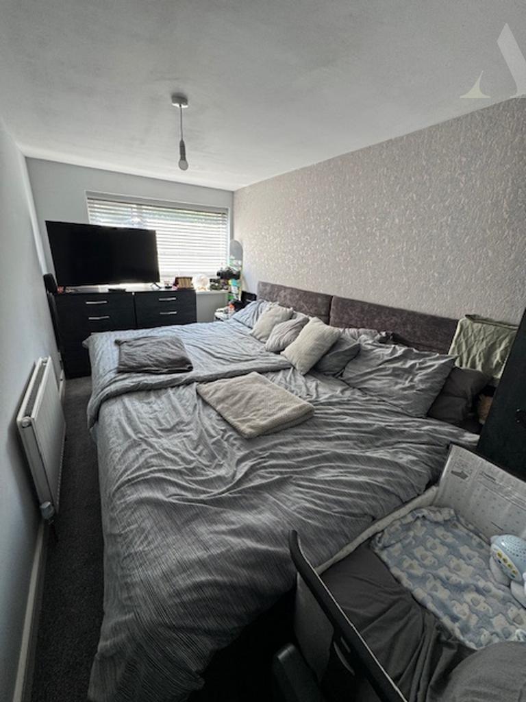 58 Kempson Road bedroom 1