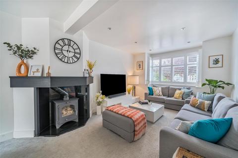 46 Norton Avenue, Surbiton, KT5 9DY