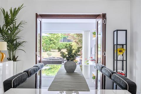46 Norton Avenue, Surbiton, KT5 9DY
