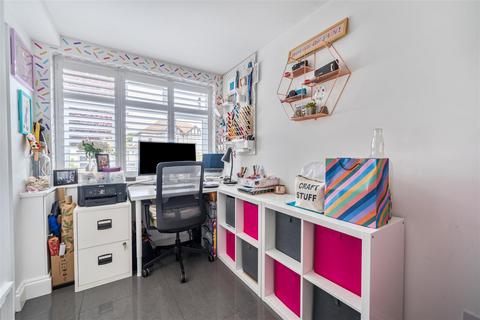 46 Norton Avenue, Surbiton, KT5 9DY