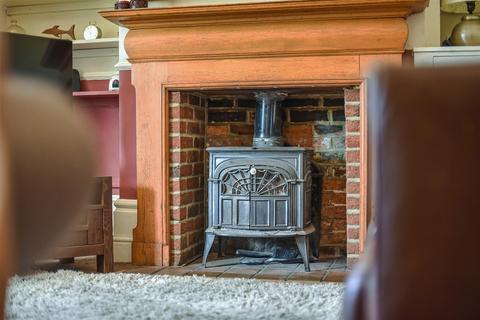 3 bedroom detached house for sale, Main Road, Southbourne