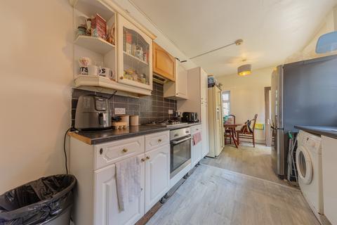 4 bedroom end of terrace house for sale, Vicarage Road, Northampton NN5