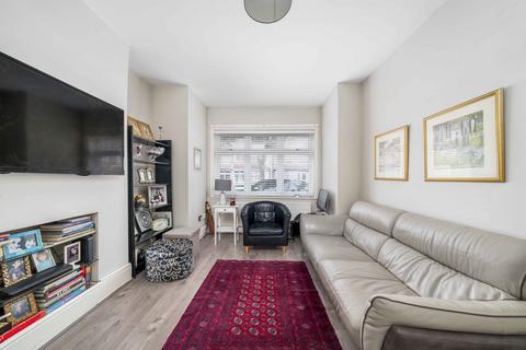 3 bedroom terraced house to rent, Linden Avenue, Thornton Heath CR7