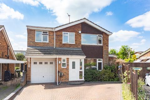 4 bedroom detached house for sale, Chichester Close, Loughborough, LE11