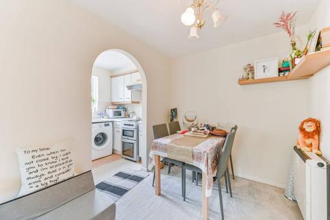 1 bedroom flat for sale, Muggeridge Close, South Croydon, CR2
