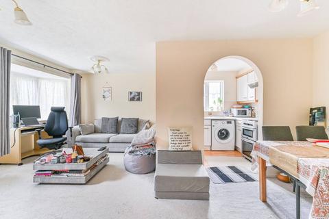 1 bedroom flat for sale, Muggeridge Close, South Croydon, CR2