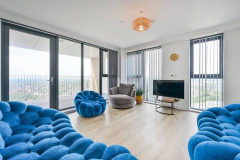 3 bedroom flat for sale, Lakeside Drive, Park Royal, London, NW10