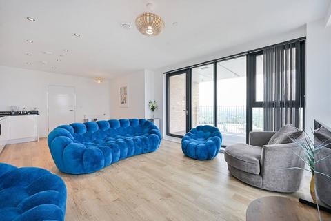 3 bedroom flat for sale, Lakeside Drive, Park Royal, London, NW10