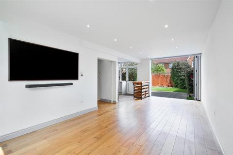 4 bedroom house for sale, Phipps Bridge Road, Colliers Wood SW19