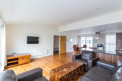 3 bedroom apartment to rent, Bromyard Avenue, London W3