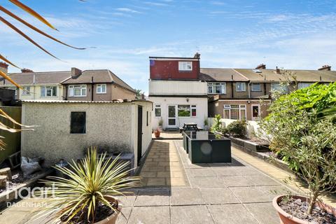 undefined, Second Avenue, Dagenham