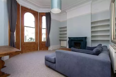 2 bedroom apartment to rent - View 5