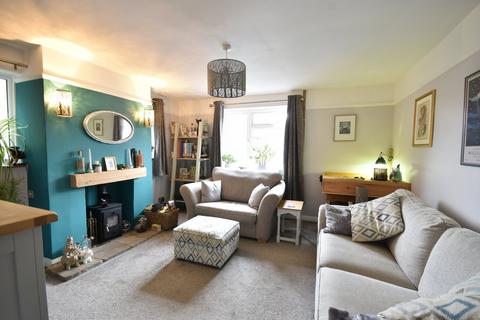 110 Upfield, Horley, RH6 7LF