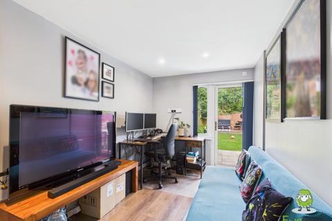20 Ajax Close, Chineham, Basingstoke, RG24 8XA