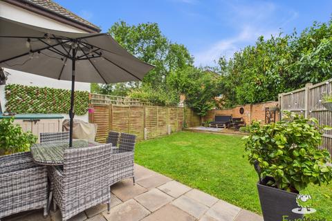 20 Ajax Close, Chineham, Basingstoke, RG24 8XA