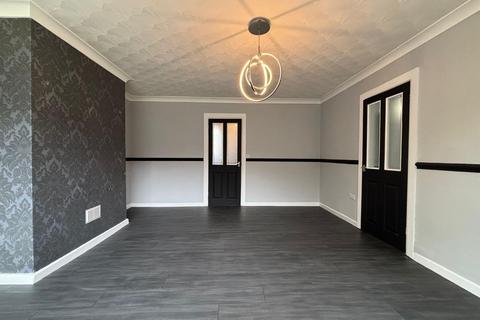 3 bedroom semi-detached house to rent, California Terrace, Barnsley