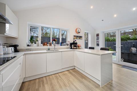 6 Bridgefield Close, Tyldesley, Manchester, M29 8QX
