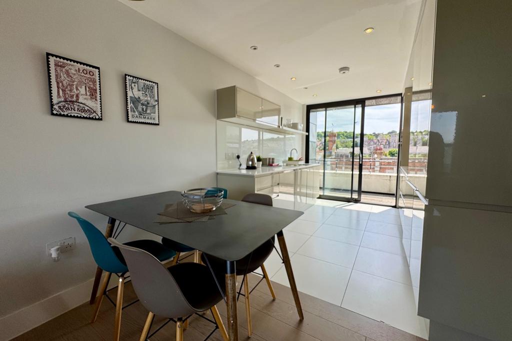 Dining/Kitchen