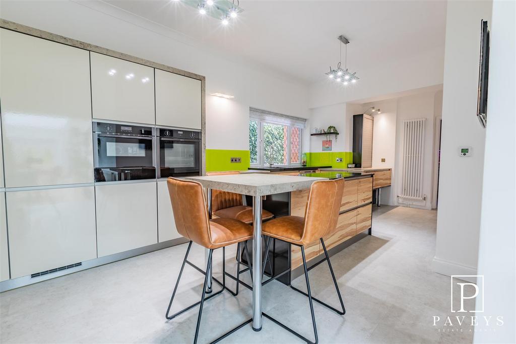 Kitchen breakfast room