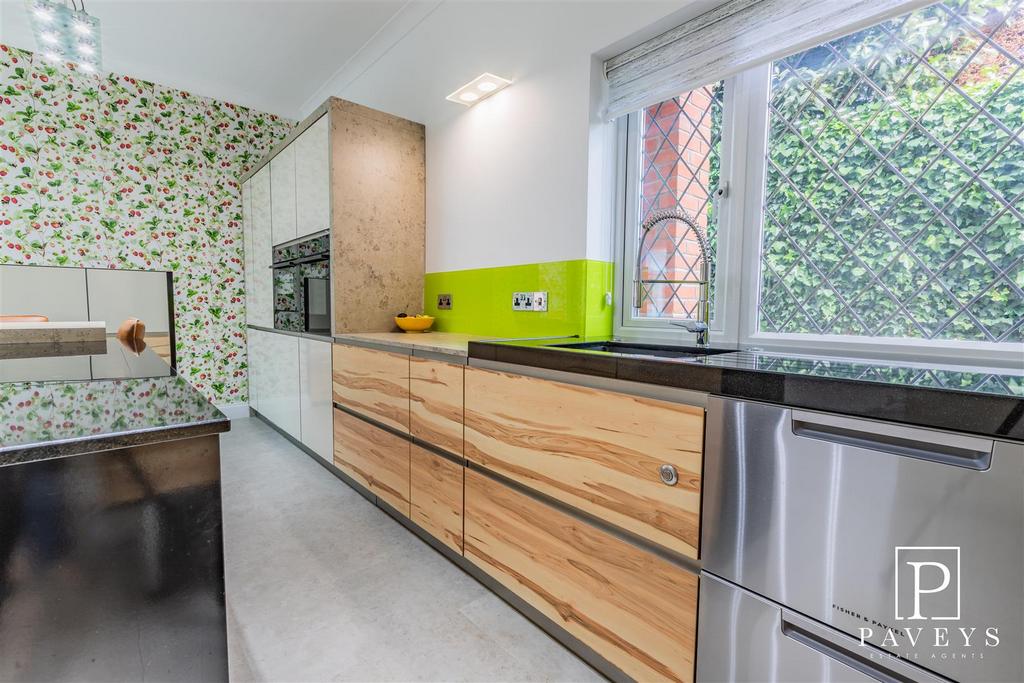 Kitchen breakfast room