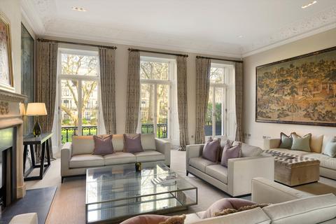 3 bedroom flat for sale, Ennismore Gardens, Knightsbridge, London, SW7
