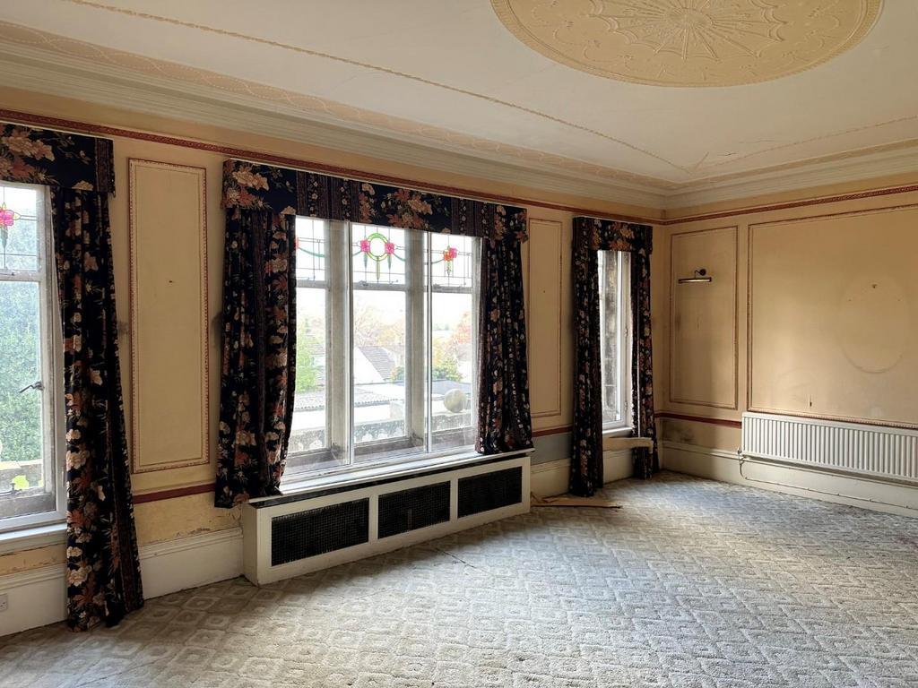 Living Room 2.jpg