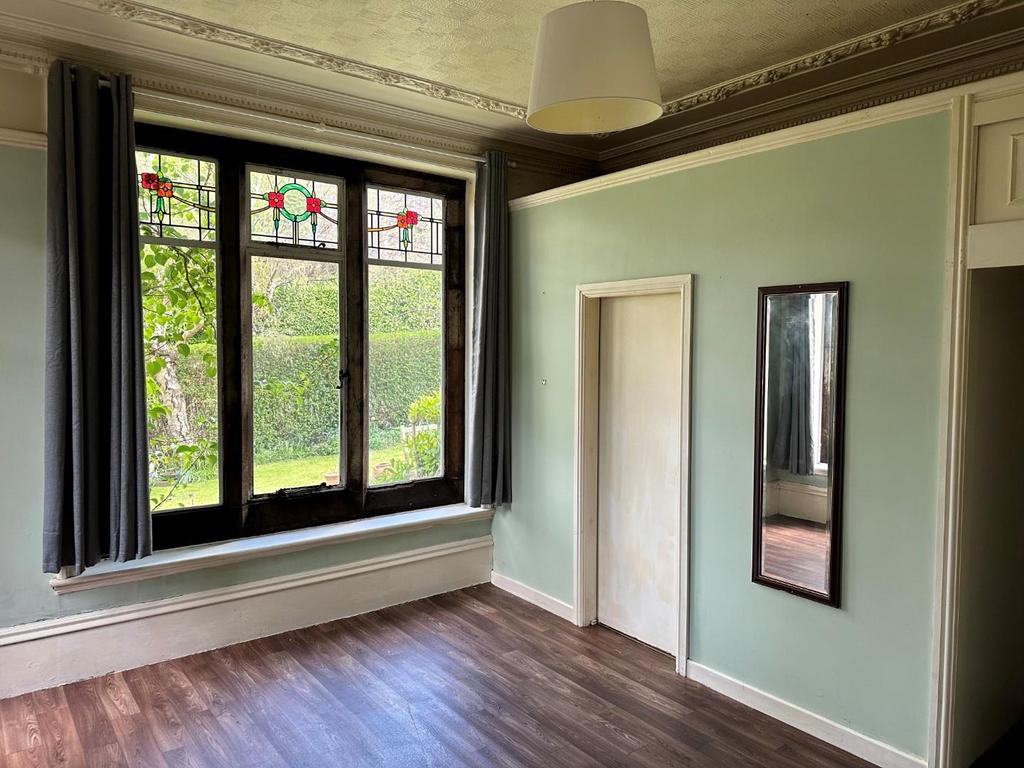 Bedroom 1.jpg