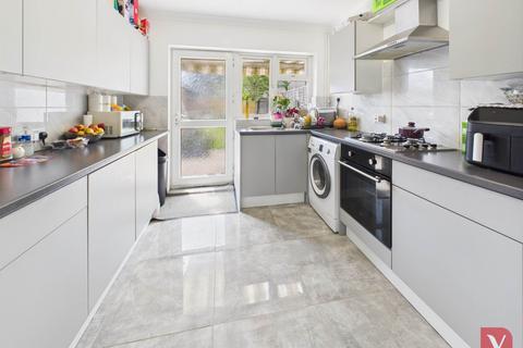 44 Beadlow Road, Luton, LU4 0QZ