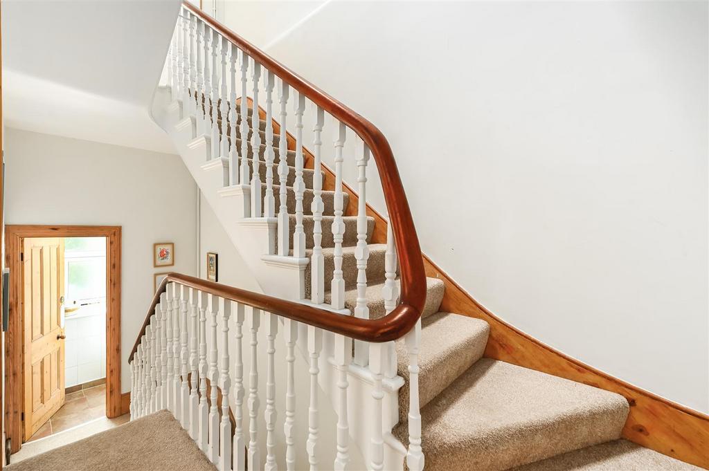 8-wellington-road-tn34 (6).jpg