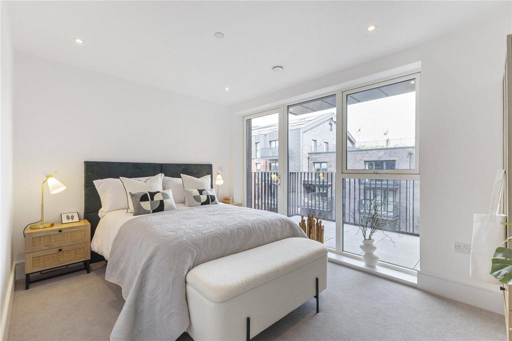 Show Apartment