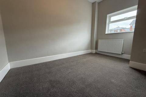 15 Turner Street, Lees, Oldham, OL4 3JH