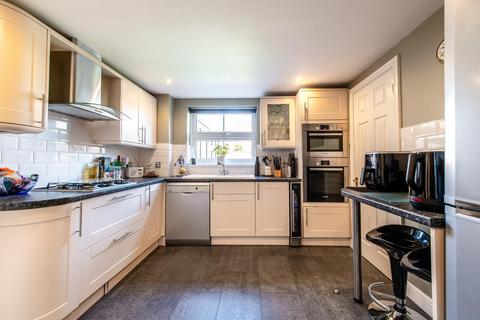 5 bedroom detached house for sale, Calderwood, Gravesend