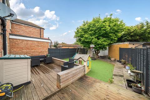 3 Carnarvon Drive, Hayes, UB3 1PT