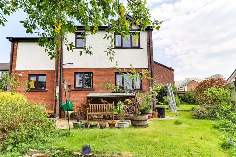 8 Coniston Drive, Cockermouth, CA13 9JA