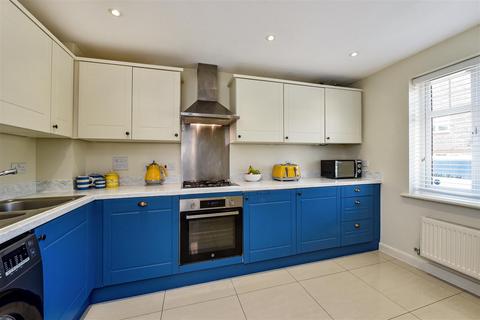 4 Appleton Close, Clanfield, Waterlooville, PO8 0ZG