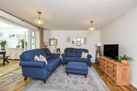 4 Appleton Close, Clanfield, Waterlooville, PO8 0ZG