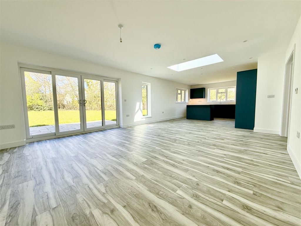 Living dining kitchen