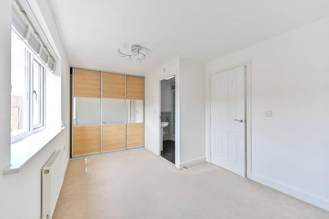 8 Edgeworth Close, Slough, SL3 7FS