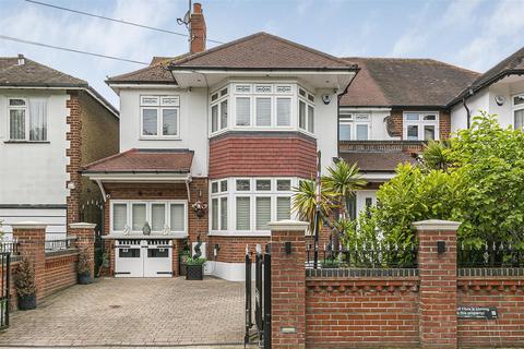19 Kent Drive, Cockfosters, Barnet, EN4 0AP