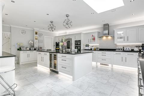 19 Kent Drive, Cockfosters, Barnet, EN4 0AP