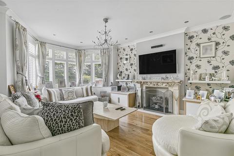 19 Kent Drive, Cockfosters, Barnet, EN4 0AP
