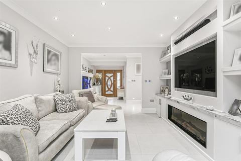 19 Kent Drive, Cockfosters, Barnet, EN4 0AP