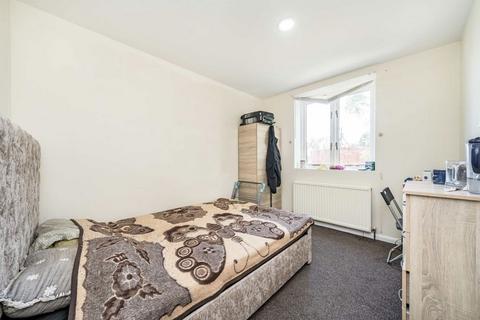 227 Ivydale Road, London, SE15 3DY