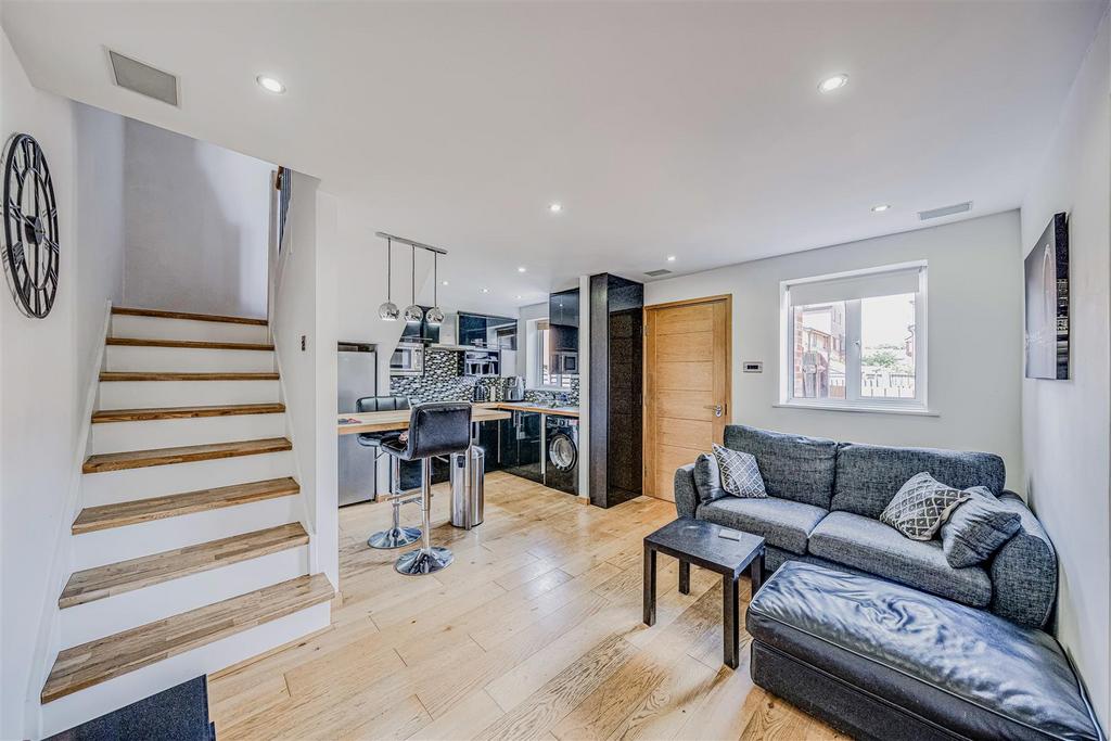 Lounge/Kitchen